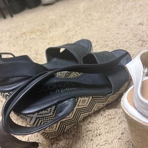 Coconuts by Matisse Black and Tan Wedge Sandals